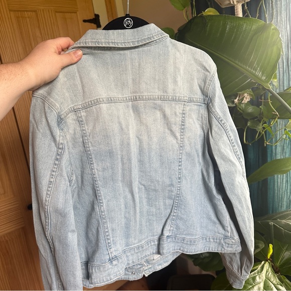 Like New Lane Bryant Light wash Denim/Jean Jacket (size 18) - Picture 2 of 6